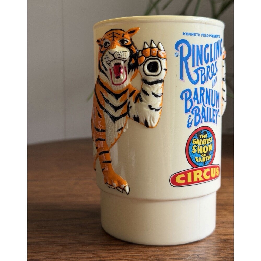 Ringling Bros Barnum & Bailey Circus 1988 3D TigerMug. Circus memorabilia